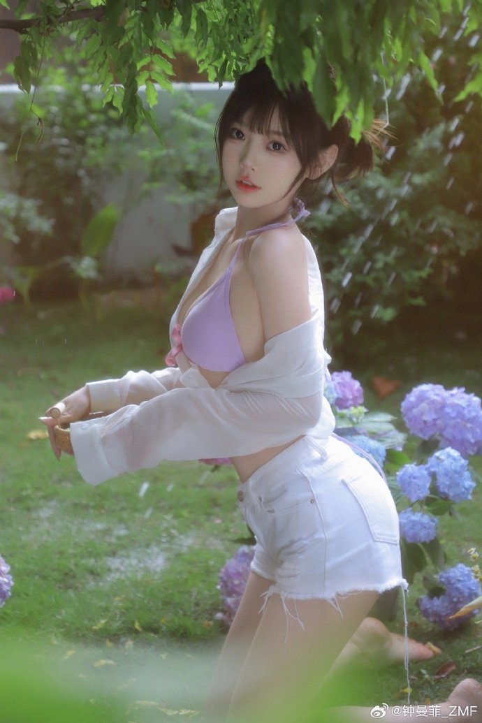假面女郎 封面